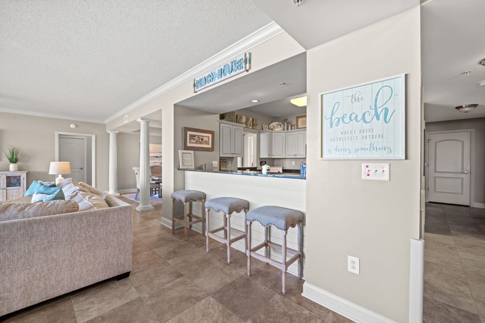 Grab a quick snack at the kitchen bar before heading back to the beach. 