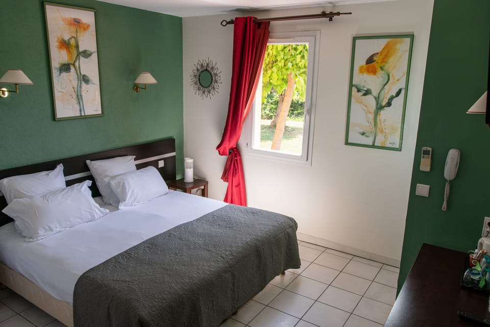 Classic Double Room | Individually decorated, individually furnished, desk, laptop workspace