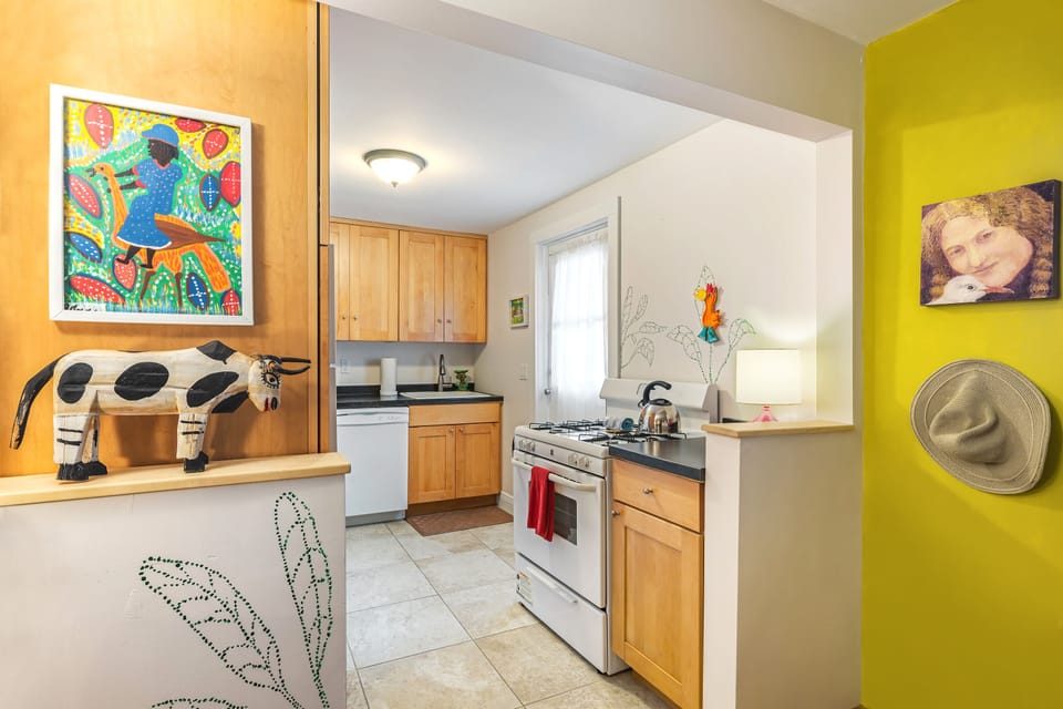 Solaris Cottage - Kitchen has all you need for meal prep!