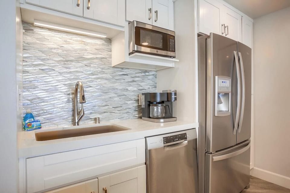 Fully equipped kitchen for meals at home