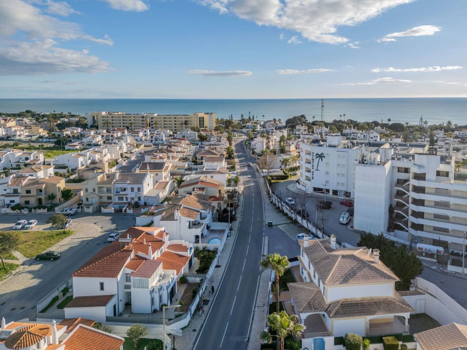 Residential Area, City, Urban Area, Urban Design, Coast, Apartment, Sea, Suburb, Beach, Cityscape