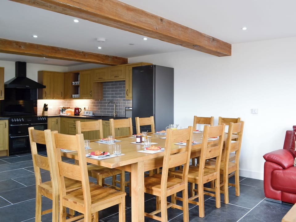 Beautifully appointed kitchen and dining areas | Pistyll Gwyn, Llanwrthwl, near Rhayader