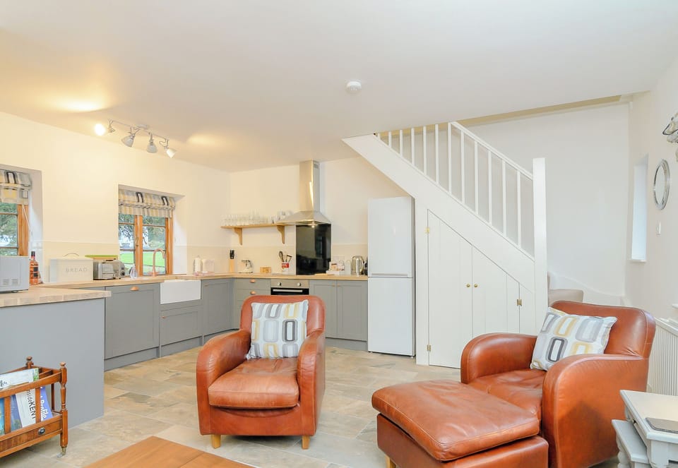 Open plan living space | Moorhen Cottage - Penn Estate, Hollingbourne