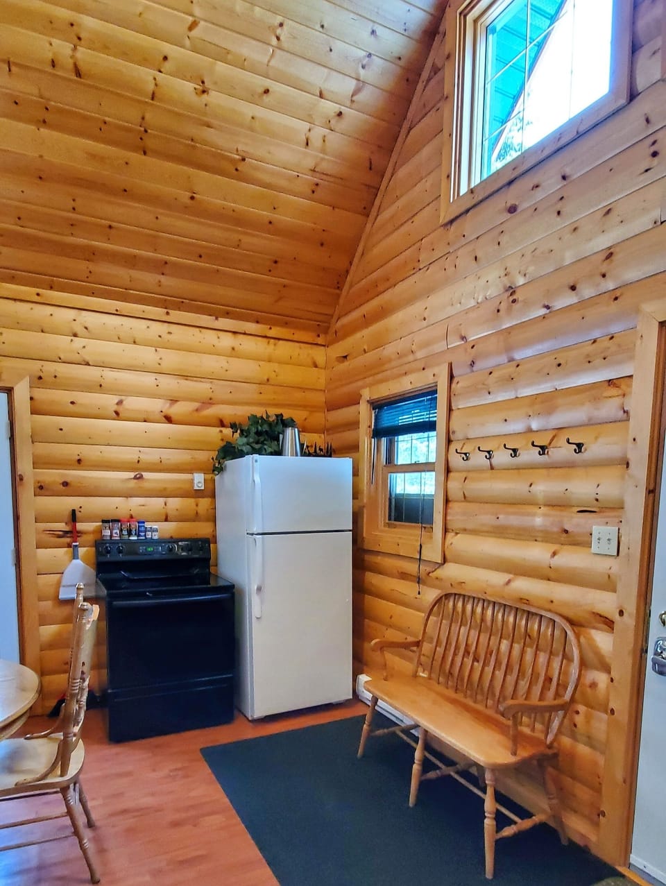 Full size electric range and full size refrigerator 