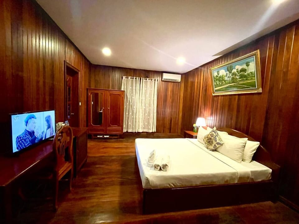 Standard Double Room | Minibar, desk, free WiFi