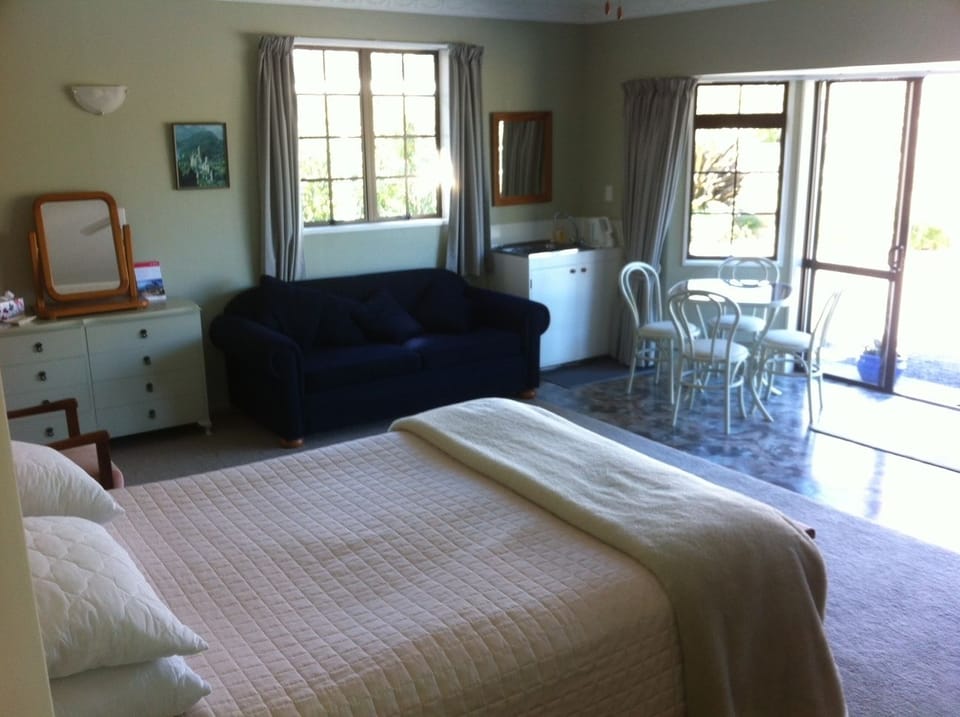 Superior Room, Ensuite | Premium bedding, in-room safe, individually furnished, desk