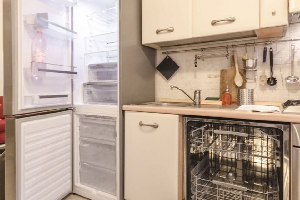 Apartment, 2 Bedrooms | Private kitchen | Full-size fridge, microwave, oven, stovetop