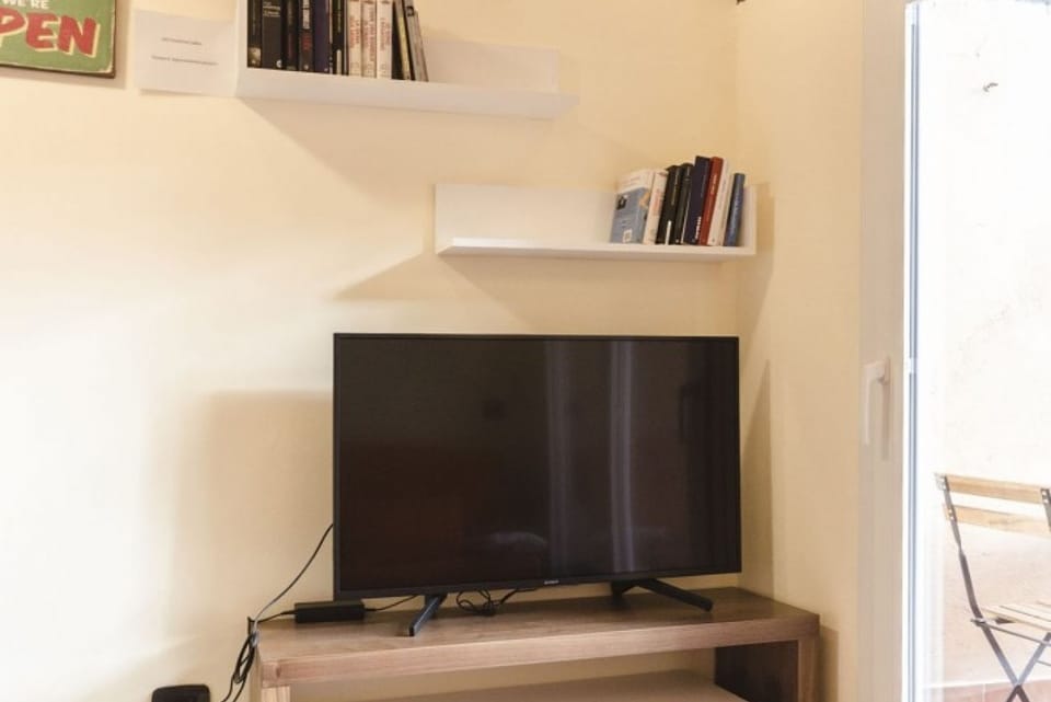 Apartment, 1 Bedroom | Television