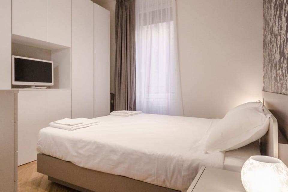 Apartment, 1 Bedroom | 1 bedroom, iron/ironing board, WiFi (free), bed sheets