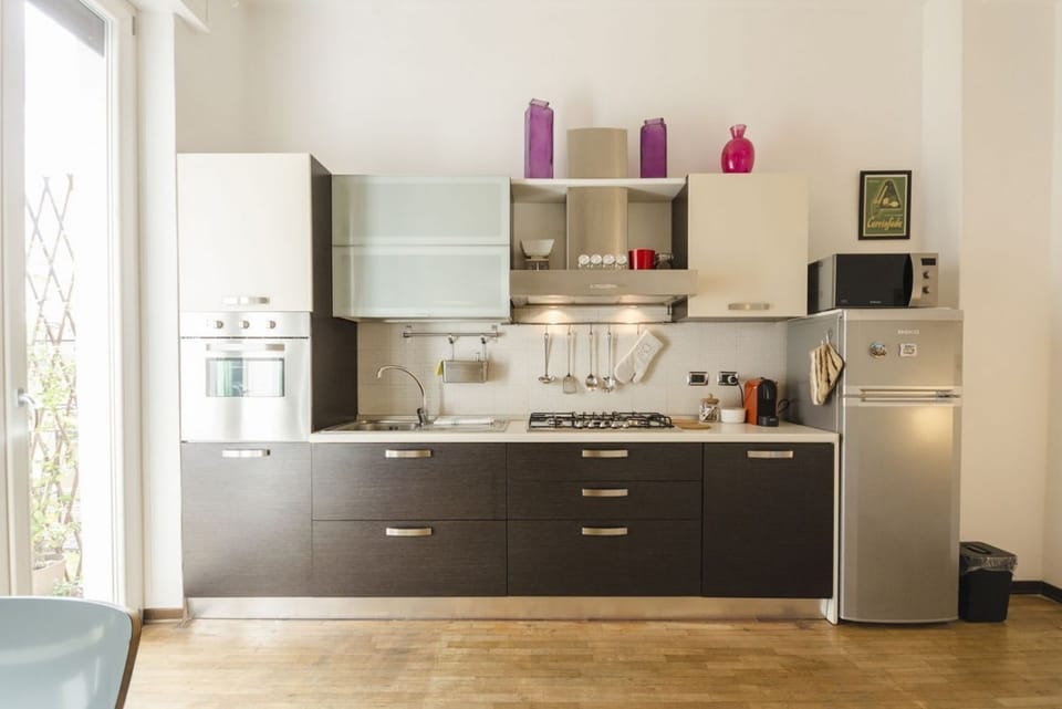 Apartment, 1 Bedroom | Private kitchen | Full-size fridge, microwave, oven, stovetop