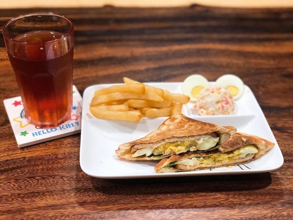 Daily local cuisine breakfast for a fee