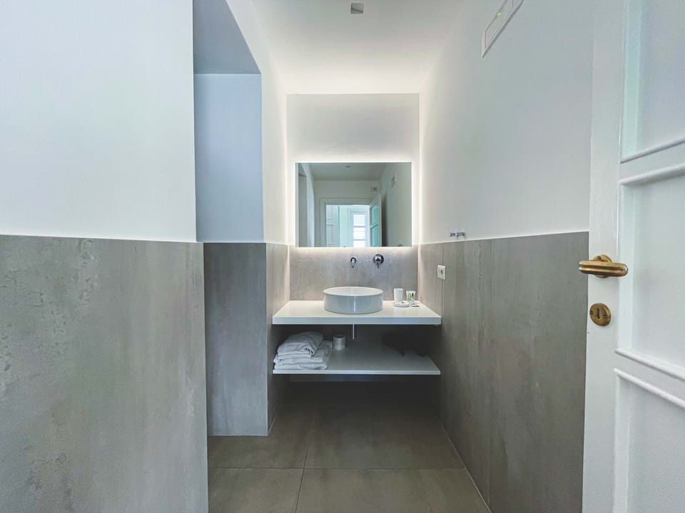 Double Room, Sea View | Soundproofing, bed sheets