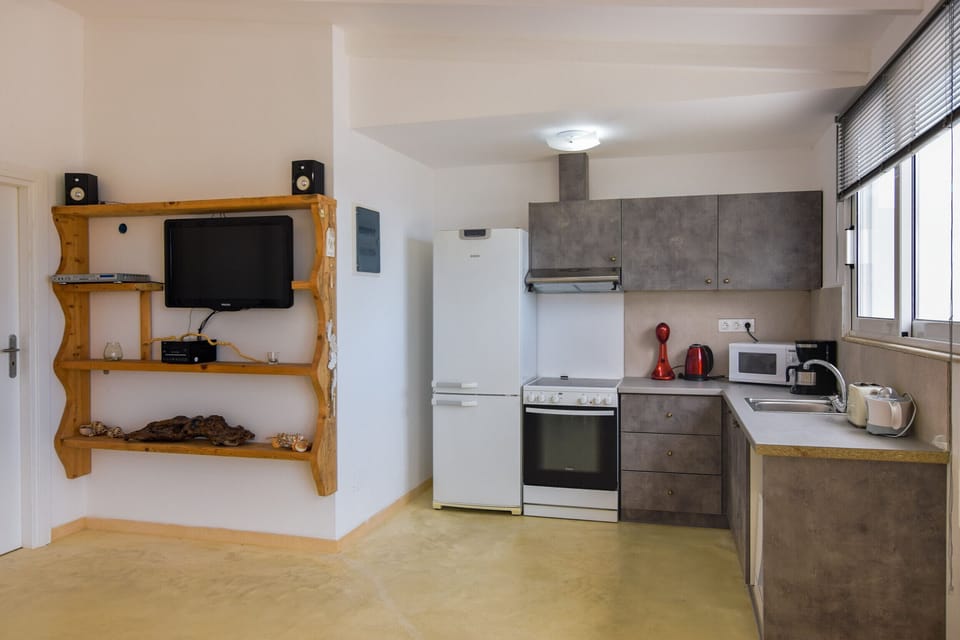 Modern kitchen of modern beachfront Cottage, private pool, Next to the beach, next to amenities, Rethymno, Crete