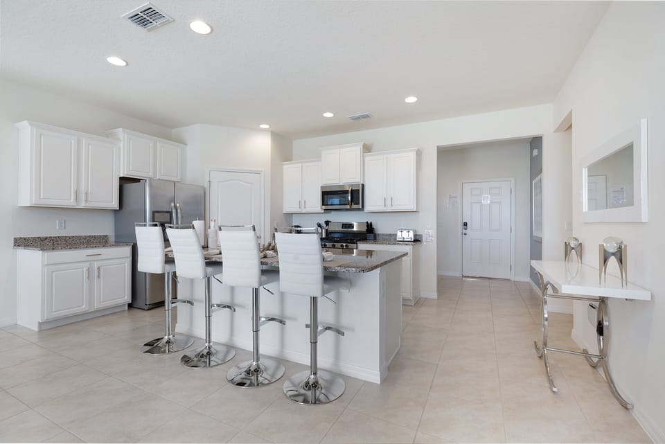 04 Breakfast Bar and Stools