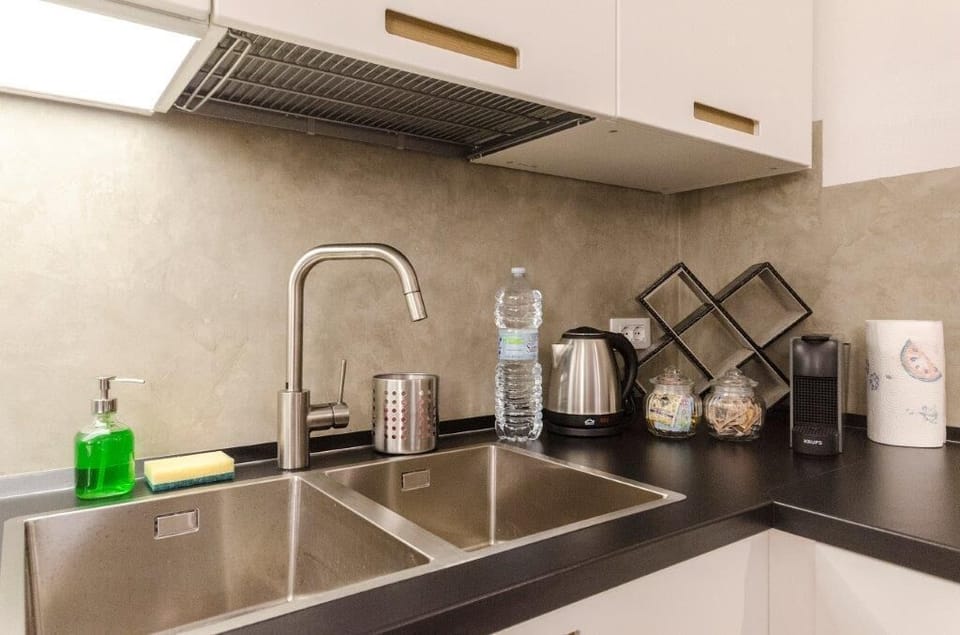 Apartment, 1 Bedroom | Private kitchen | Full-size fridge, oven, stovetop, dishwasher