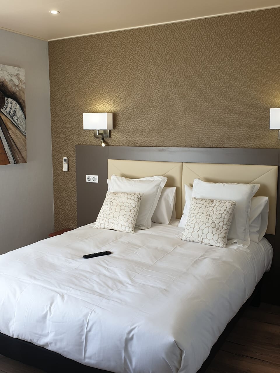 In-room safe, individually decorated, individually furnished, desk