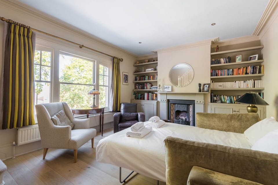Southwest Rooftops Apartment in London