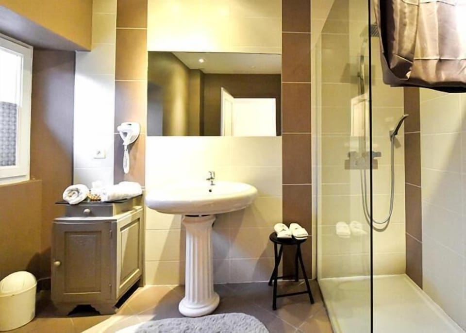 Suite, Ensuite (Charmelle et Lou) | Miscellaneous