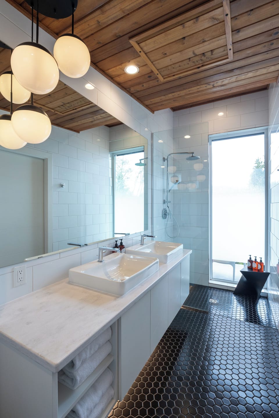 Premium Studio, 1 King Bed, Ocean View | Bathroom | Shower, free toiletries, hair dryer, towels