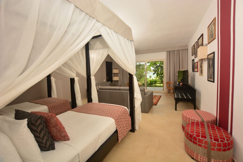 Egyptian cotton sheets, premium bedding, down comforters, minibar