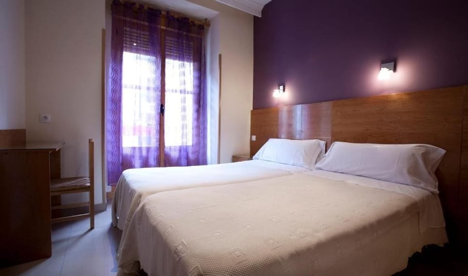 Superior Double Room, Private Bathroom | Desk, bed sheets