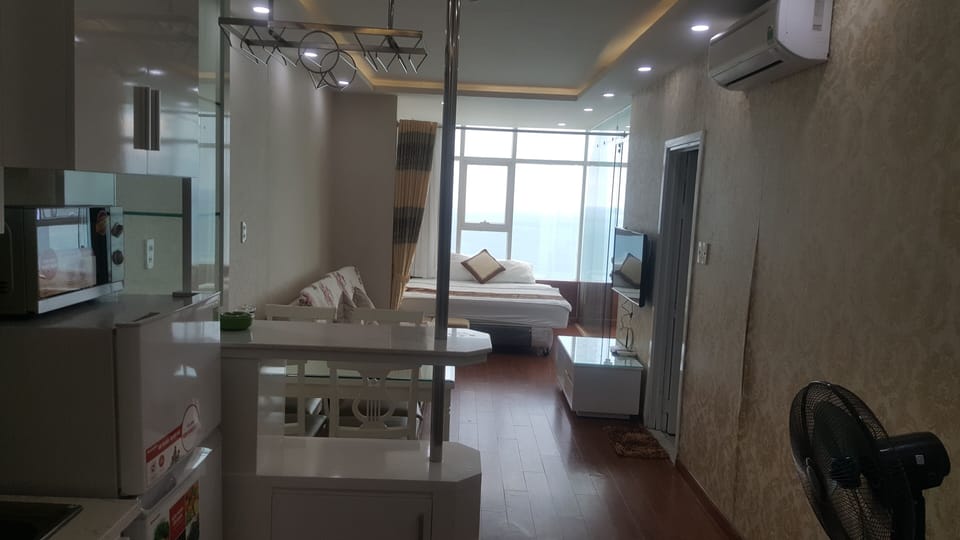 Sea View Apartment 2 Beds | Living area | 32-inch flat-screen TV with cable channels, TV