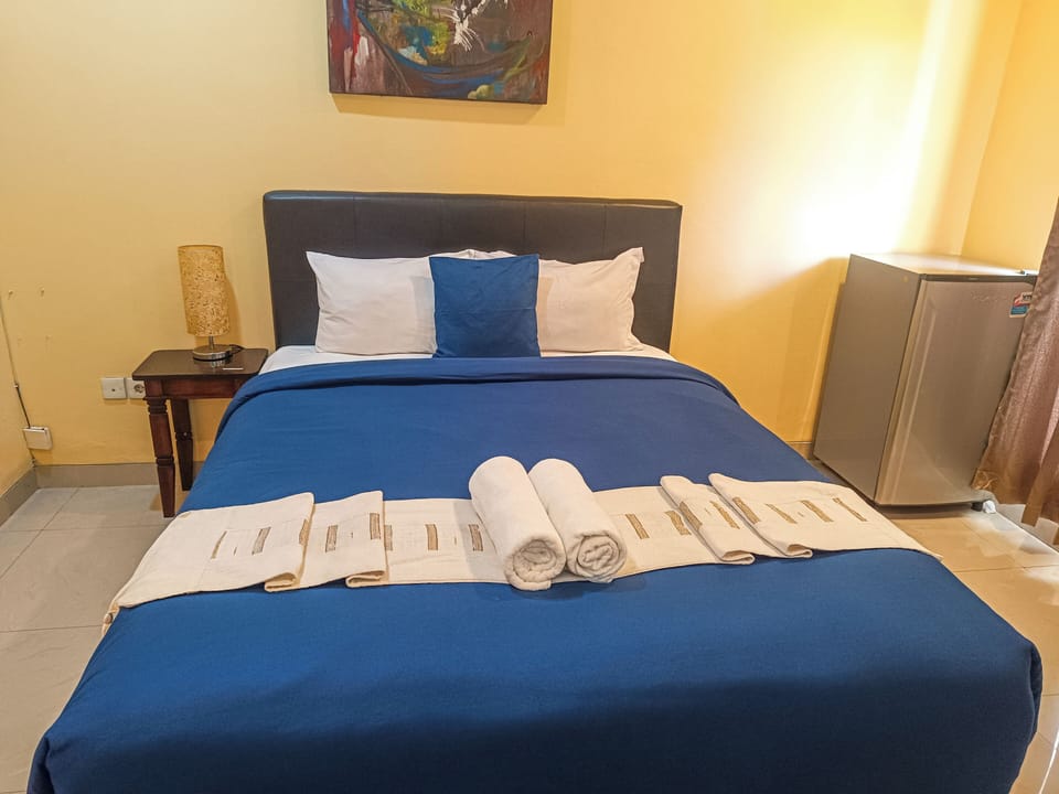 Superior Double or Twin Room | Minibar, in-room safe, desk, laptop workspace