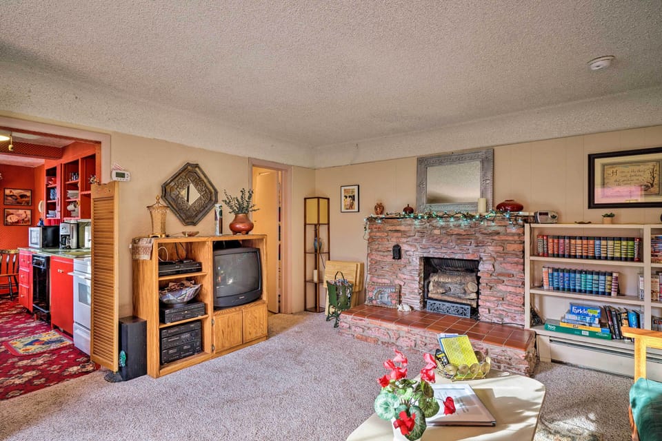 Main Living Area | Free WiFi