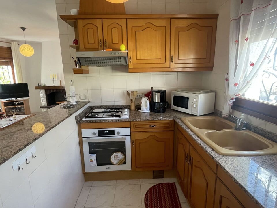 Brown, Cabinetry, Kitchen Sink, Sink, Property, Countertop, Tap, Building, Plumbing Fixture, Wood