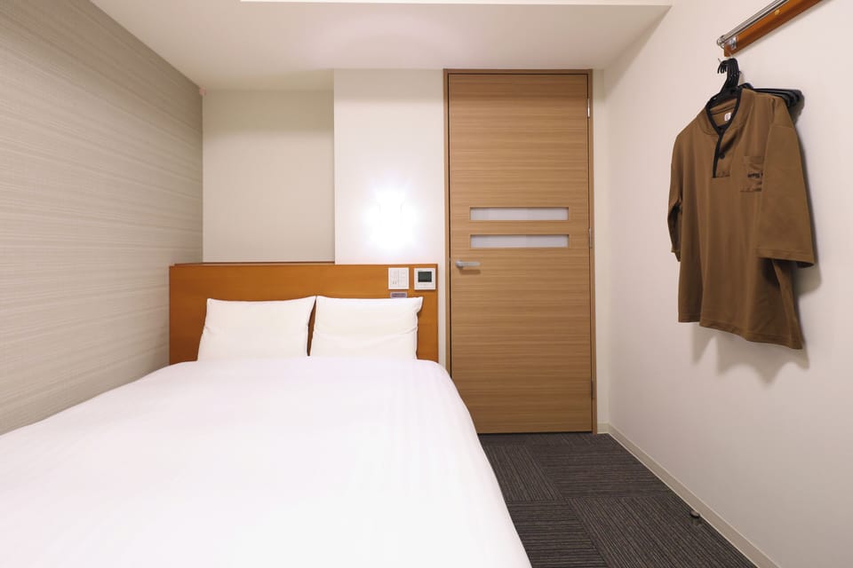 Corner Double Room - Non Smoking(17sqm) | Down comforters, desk, soundproofing, iron/ironing board