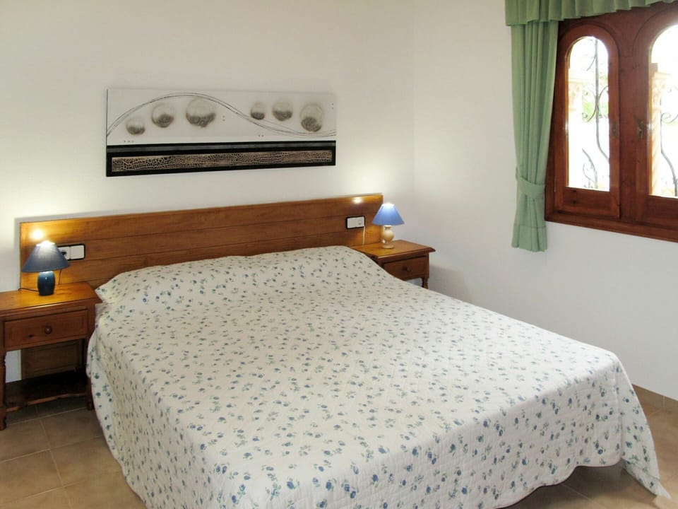 Furniture, Property, Window, Building, Table, Comfort, Wood, Lighting, Interior Design, House
