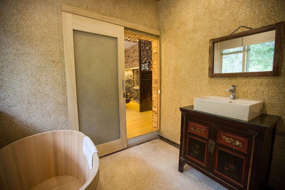 Classic Room, Private Bathroom | Bathroom sink
