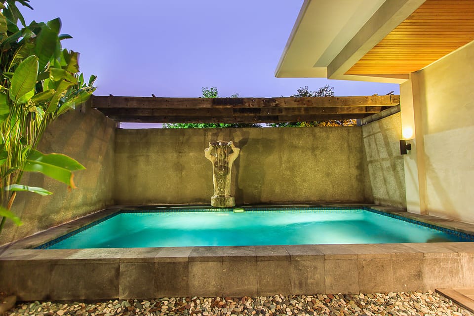 Private pool