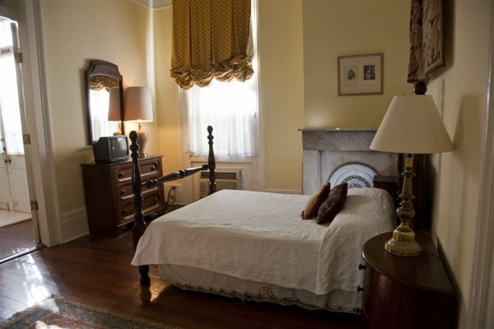 Standard Room | Free WiFi, bed sheets