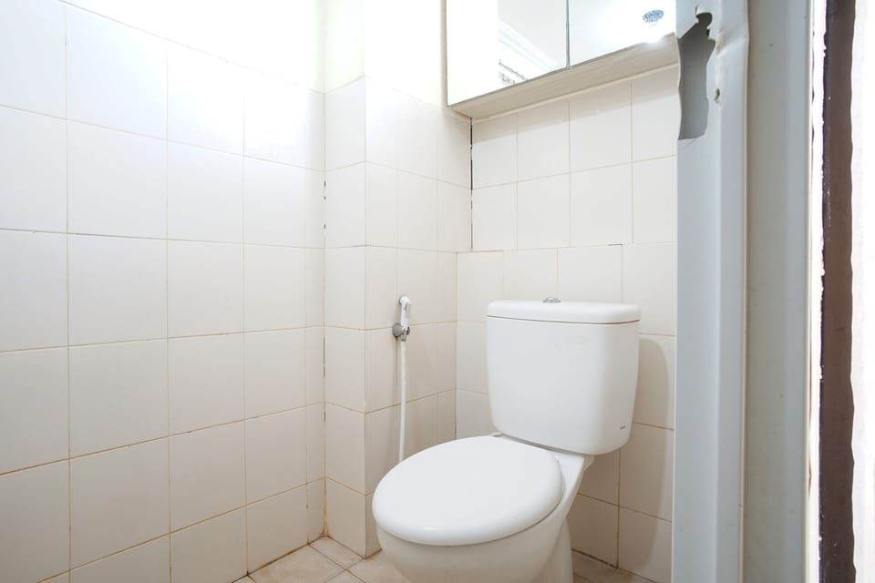 Studio | Bathroom | Shower, towels
