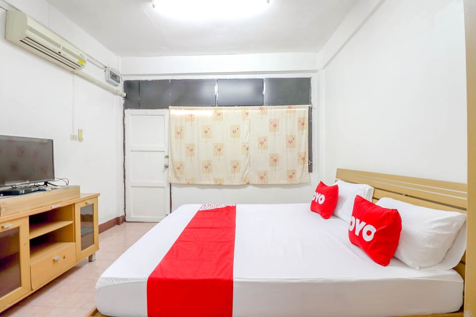 Standard Double Room | Desk, free WiFi, bed sheets
