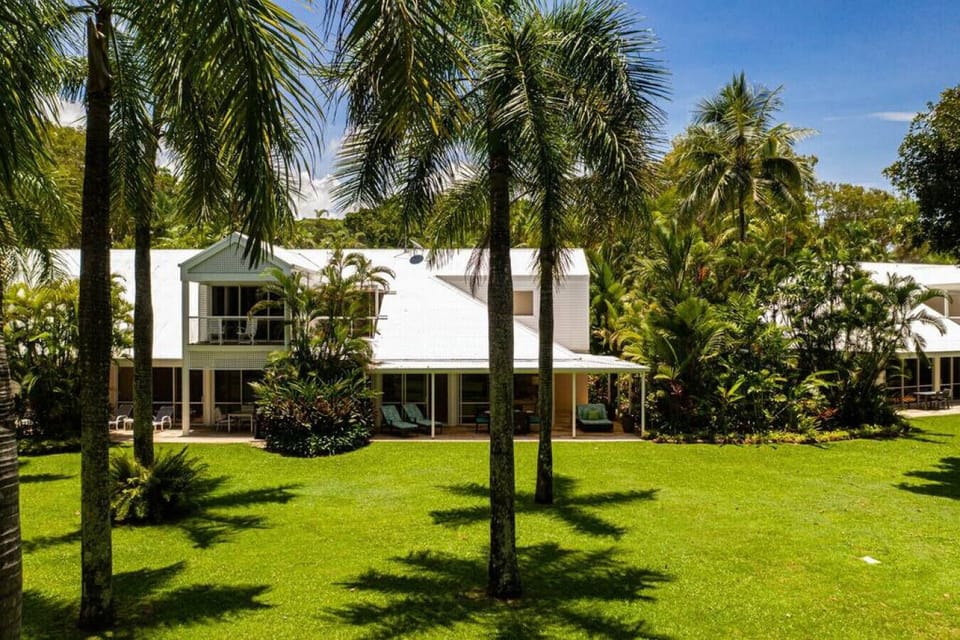 Coral Shore Villa- Private Villa located in Port Douglas` most exclusive resort