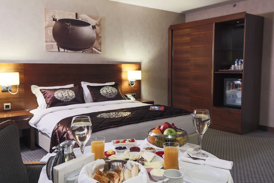 Double Room, City View | Premium bedding, down comforters, memory foam beds, in-room safe