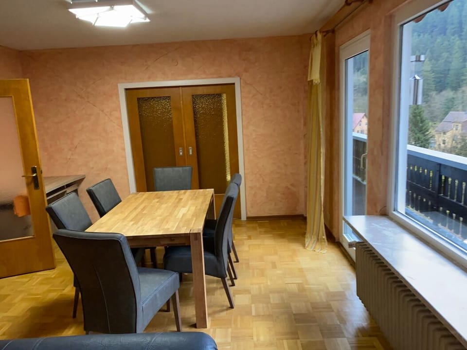 Comfort House | In-room dining