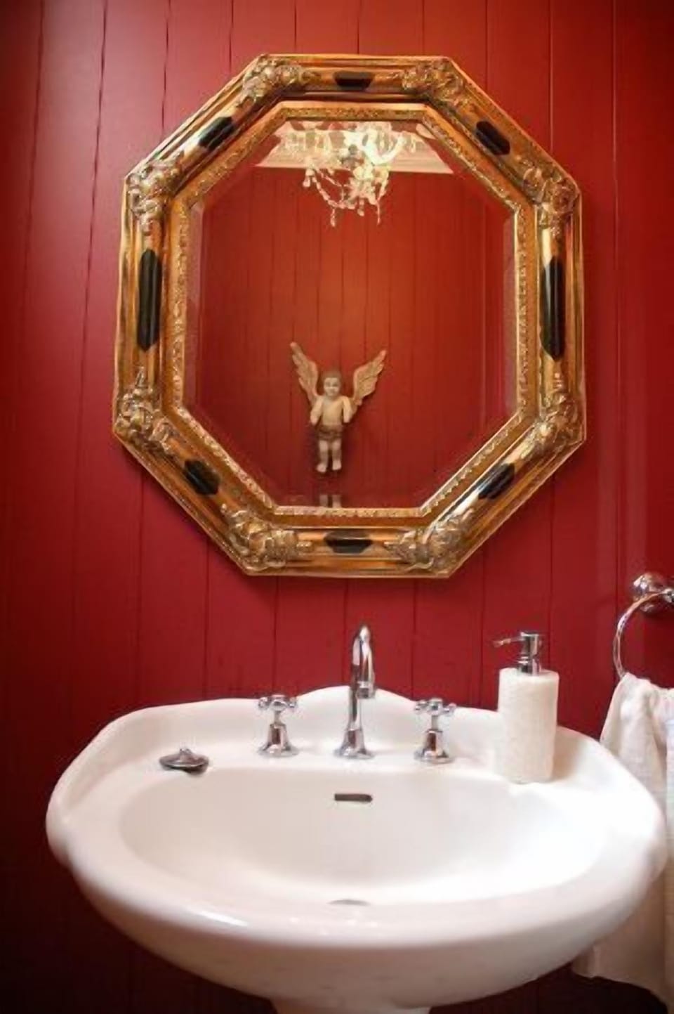 Bathroom sink