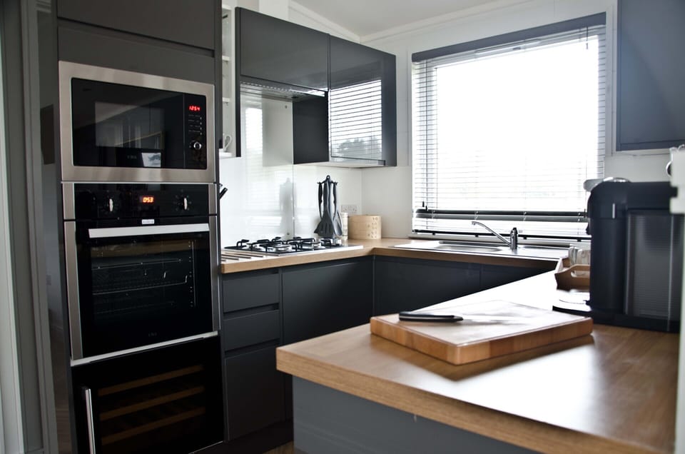 Superior Apartment, Ensuite (With Hot Tub) | Shared kitchen