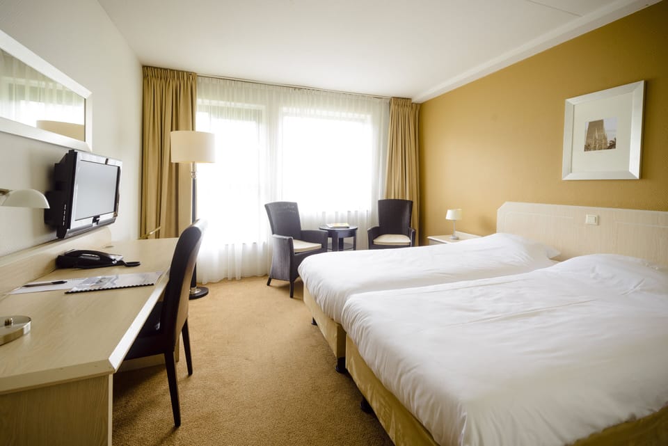 Standard Room | Desk, rollaway beds, free WiFi, bed sheets