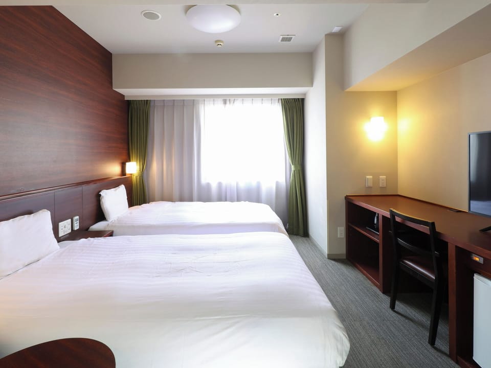Down comforters, in-room safe, desk, laptop workspace