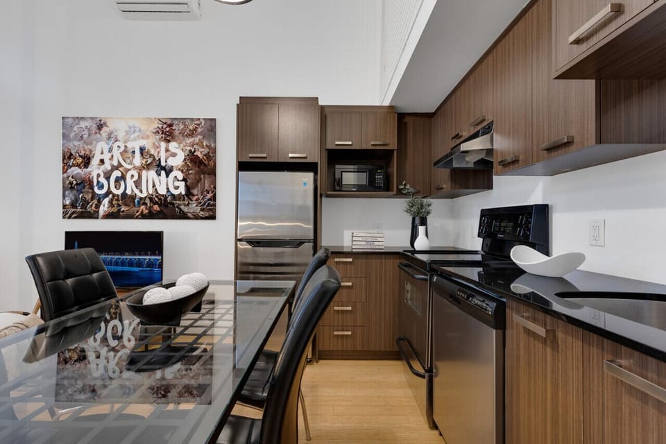 Fully equipped kitchen, complete with complimentary coffee and tea.