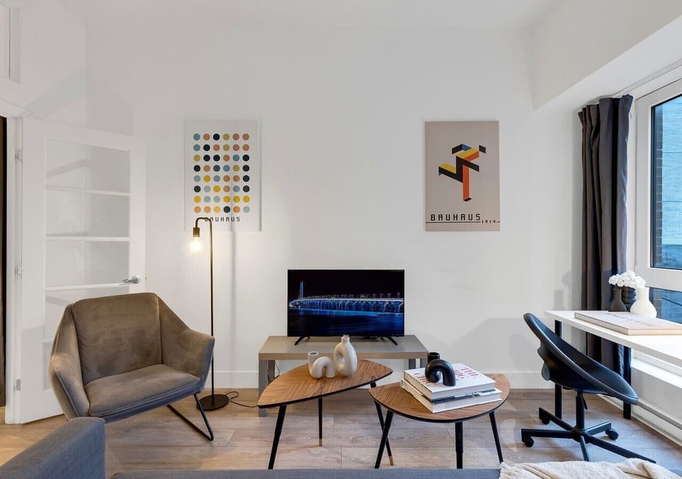 01-LIVING-ROOM-07-DT-303