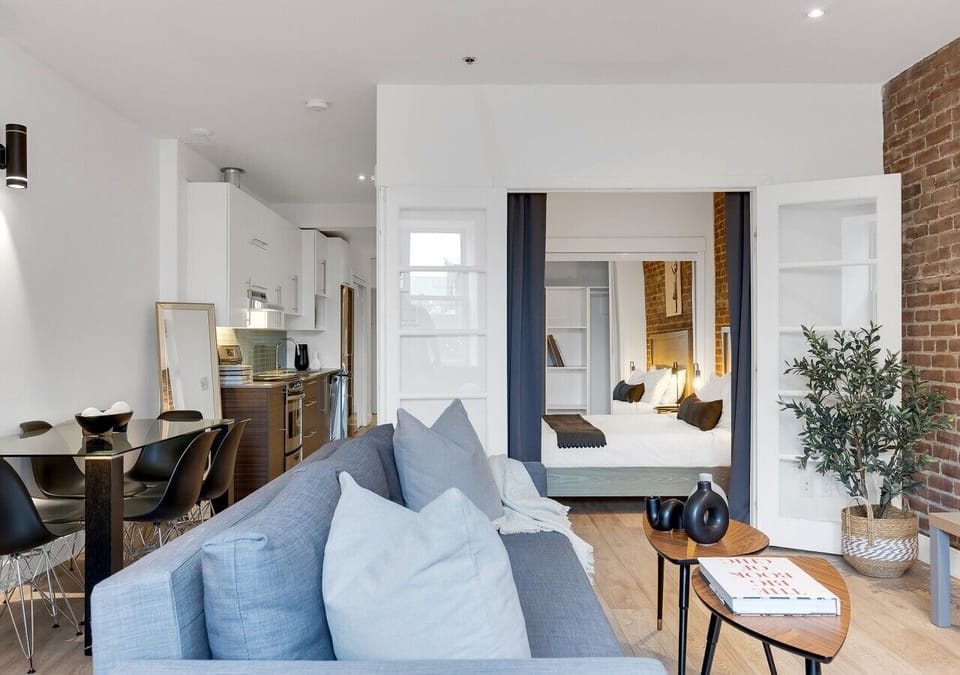 01-LIVING-ROOM-04-DT-401