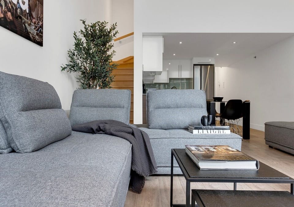 01-LIVING-ROOM-10-DT-404