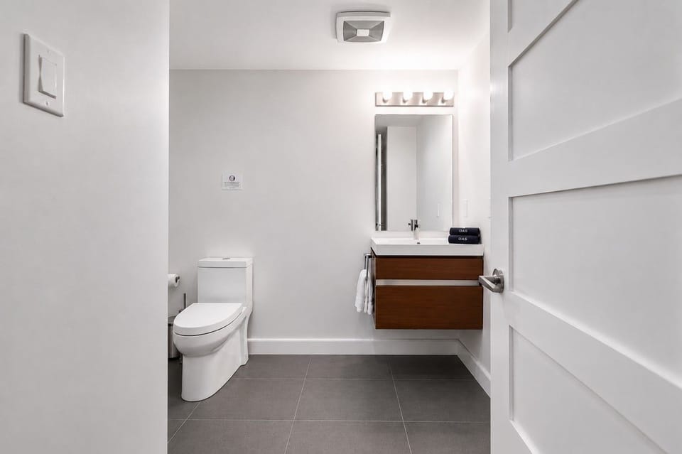 MAIN-202-BATHROOM
