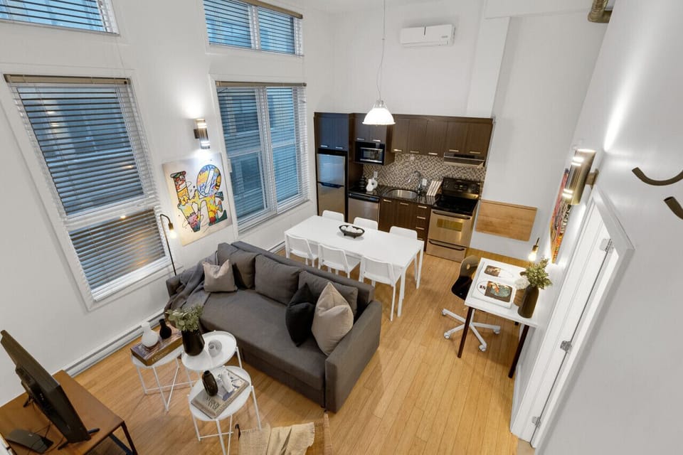 Living room: View from the mezzanine