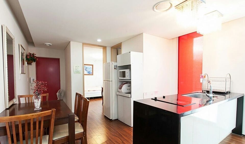 Room (Magpie) | In-room dining